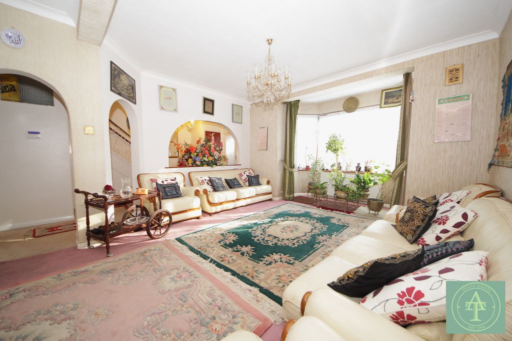 Property photo 3 of 20 Gallery