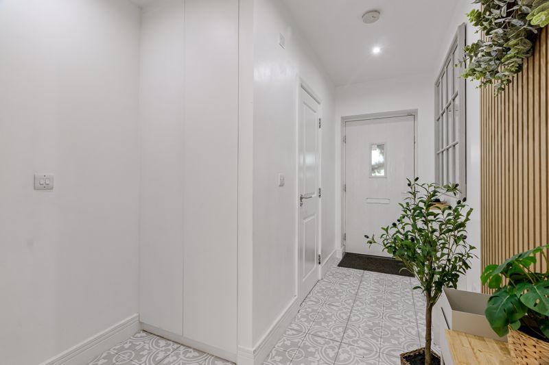 Property photo 2 of 45 Hallway