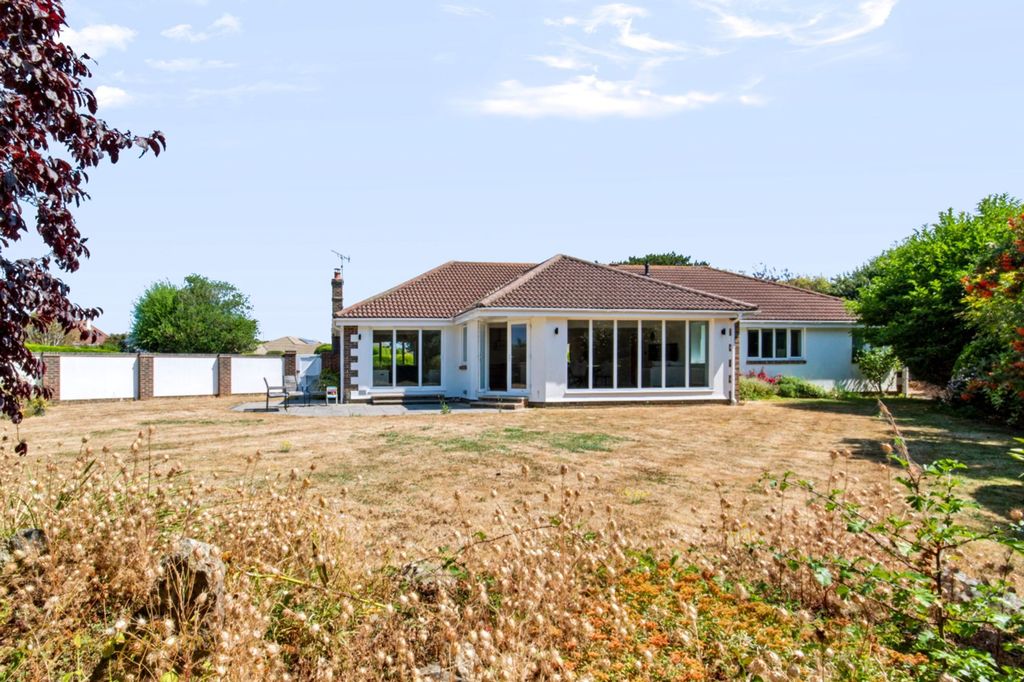 Property photo 3 of 18 Rear Graden