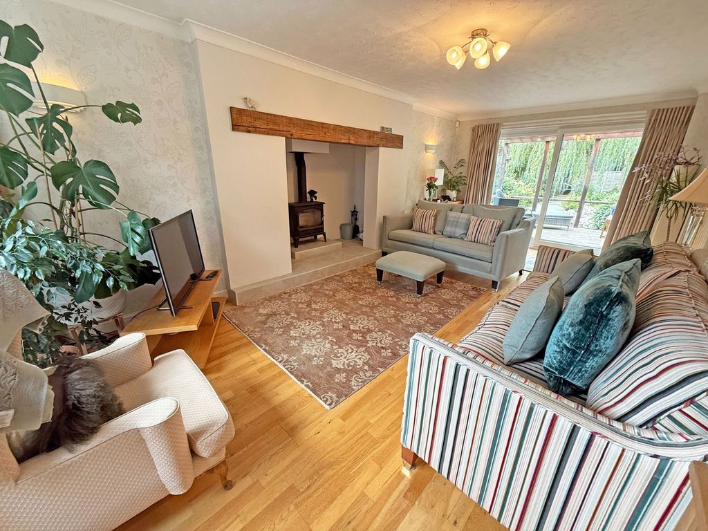 Property photo 2 of 32