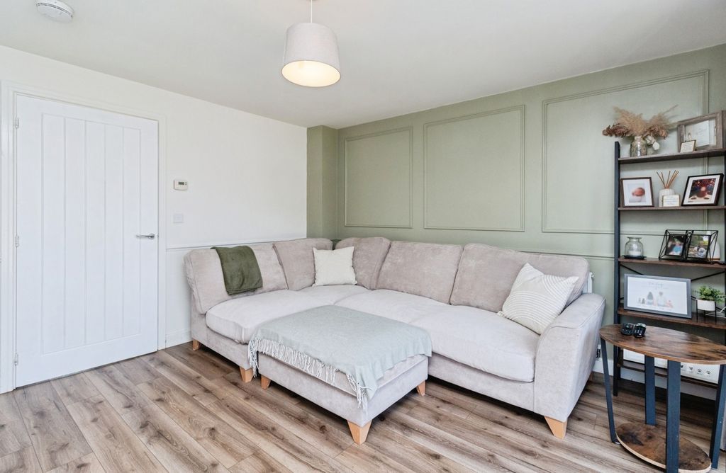 Property photo 2 of 15 Pbox-Img.Jpg