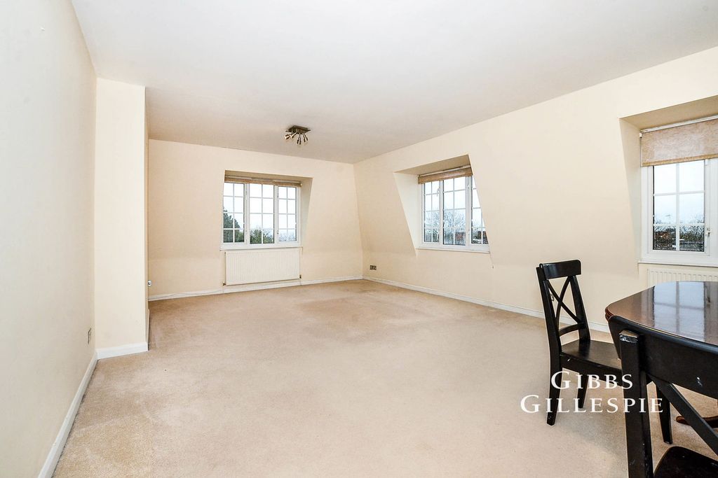 Property photo 2 of 10 Photo