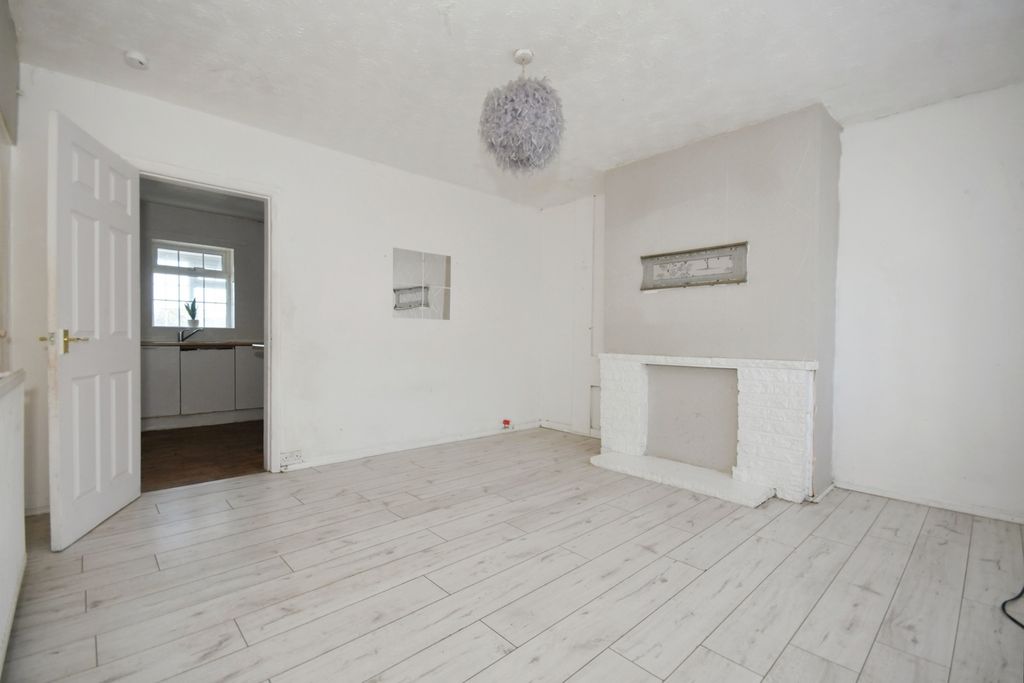 Property photo 3 of 17 Photo