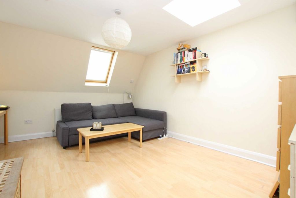 Property photo 1 of 3