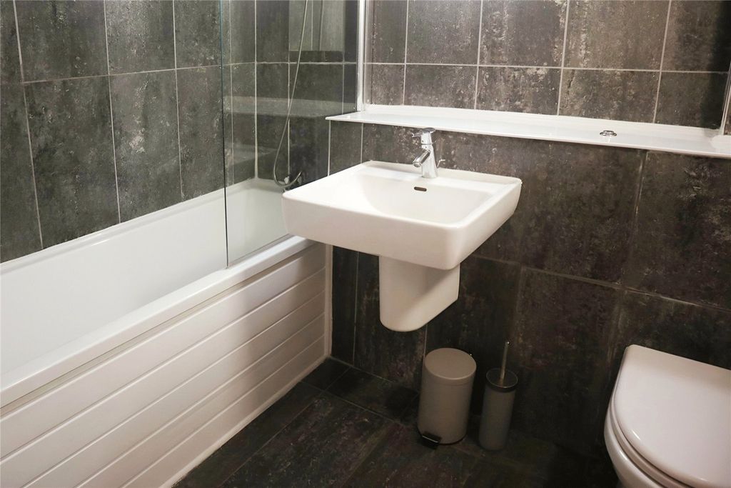 Property photo 3 of 6 Picture No. 21