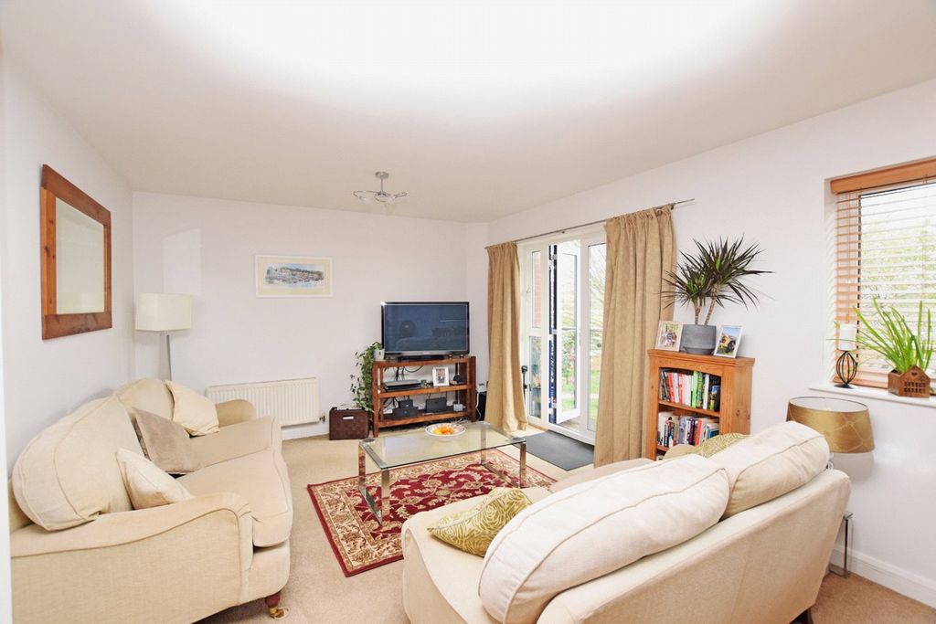 Property photo 3 of 10 Living Area