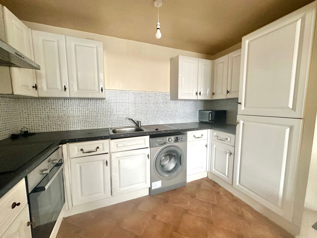 Property photo 3 of 8 Img_1080