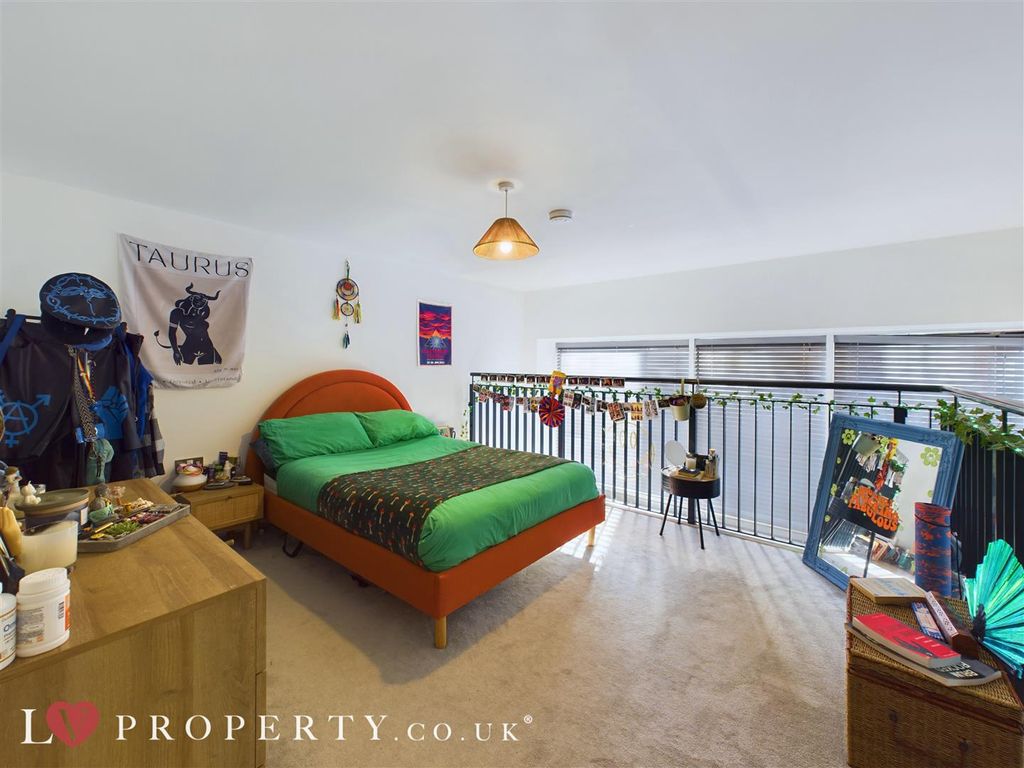 Property photo 3 of 8 Cam05016G0-Pr0035-Still005.Jpg