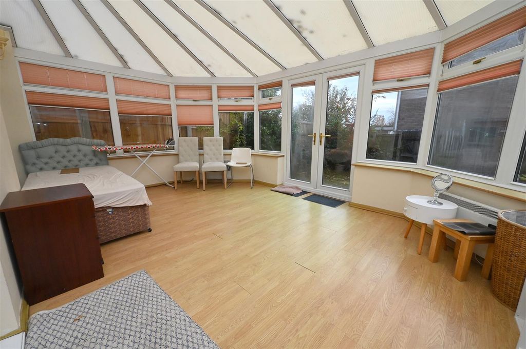 Property photo 3 of 21 Conservatory.Jpg