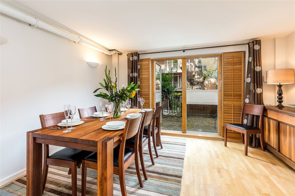 Property photo 3 of 16 Dining Room