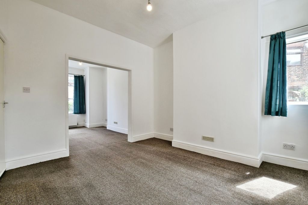 Property photo 3 of 19 Pbox-Img.Jpg