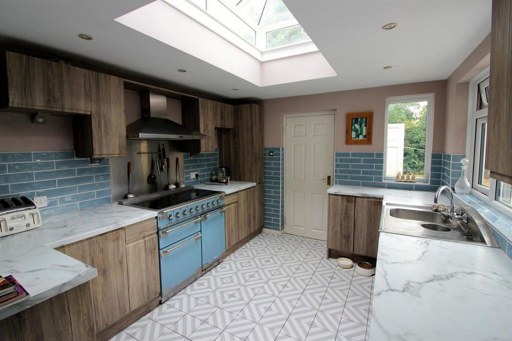 Property photo 2 of 17 Kitchen.Jpg