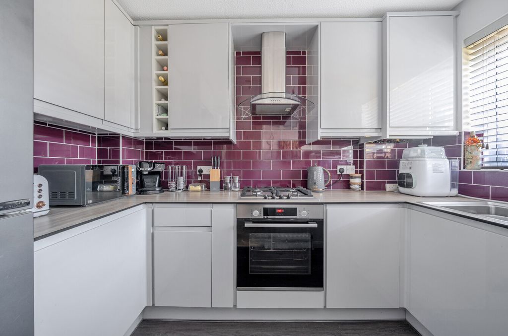 Property photo 3 of 19 1459746-1-6A10172...