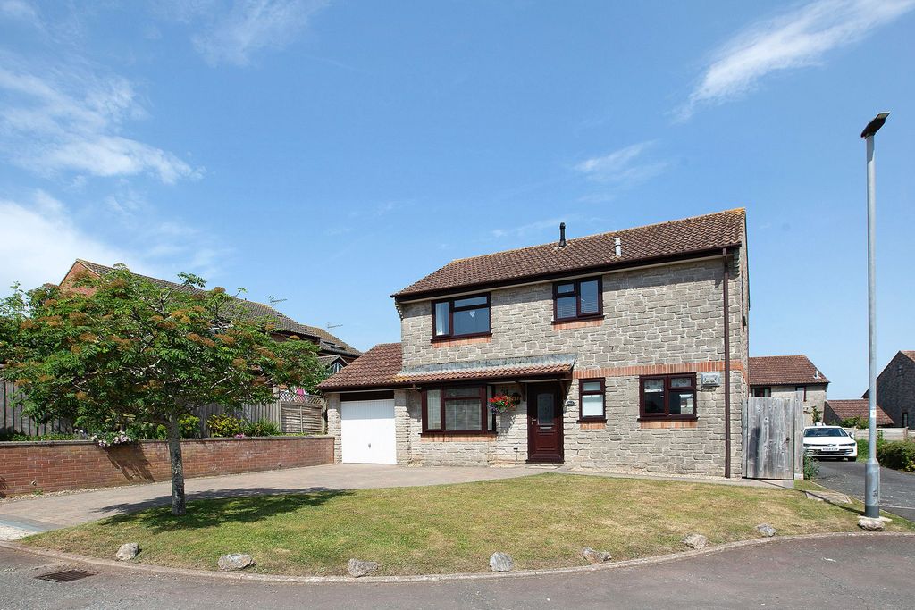 Property photo 1 of 24