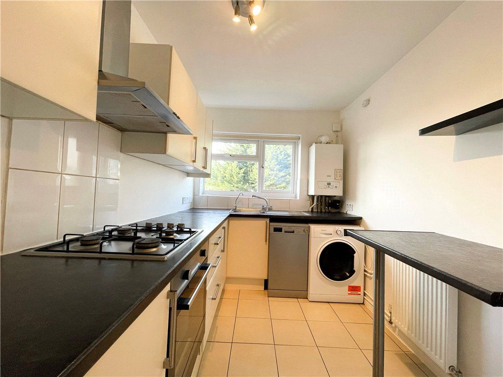 Property photo 2 of 7 Kitchen