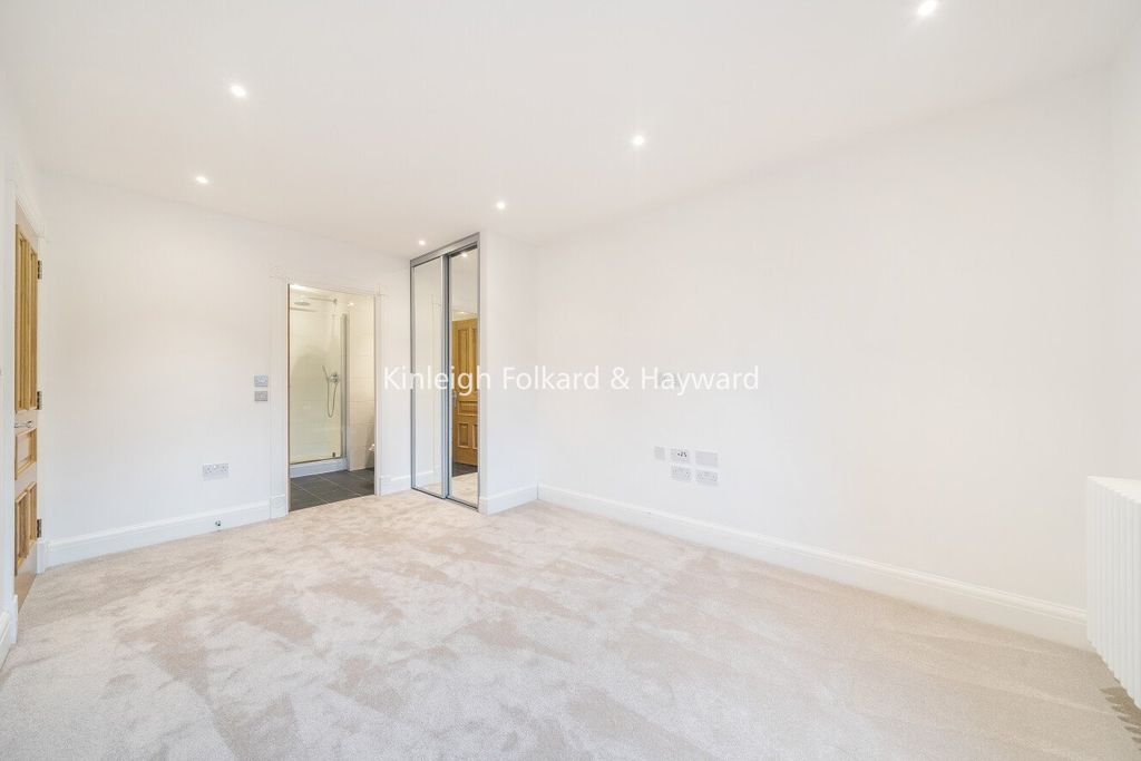 Property photo 3 of 21 Picture No. 02