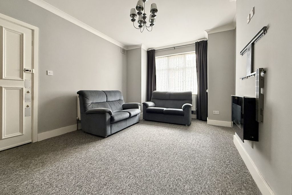 Property photo 2 of 10 2