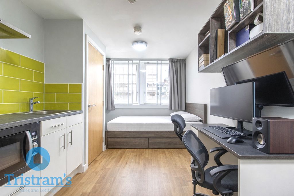 Property photo 3 of 9