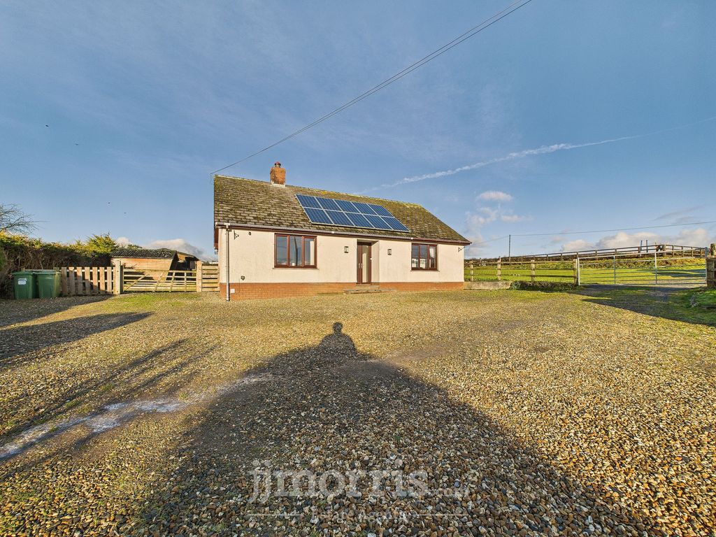 Property photo 2 of 42