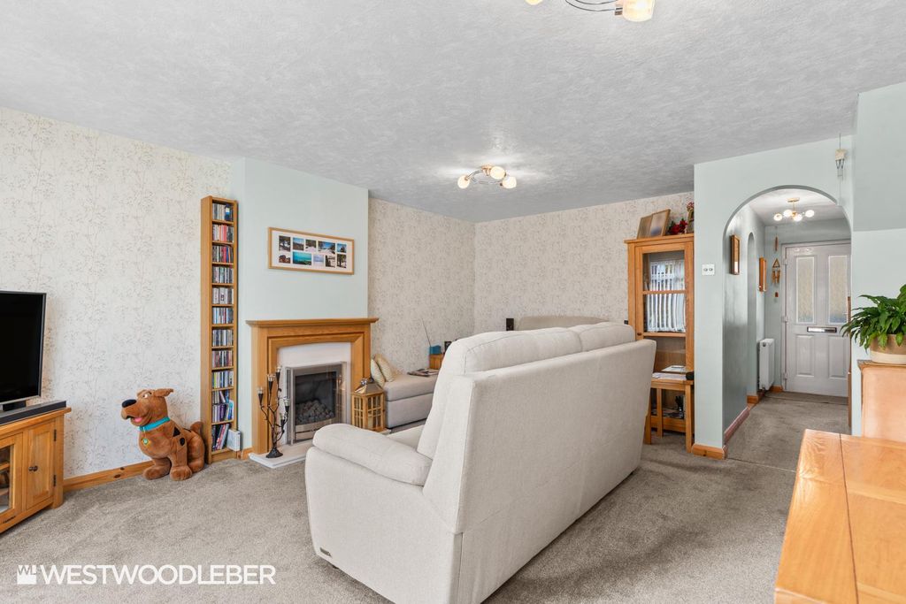 Property photo 2 of 17 Shireclose_12.Jpg