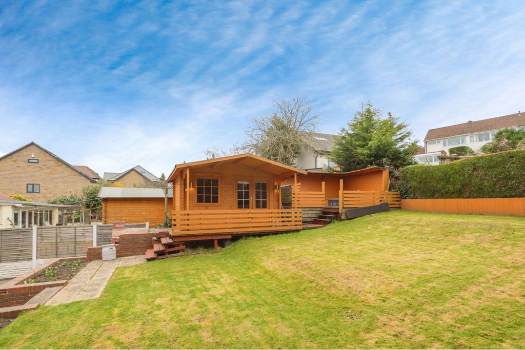 Property photo 2 of 21