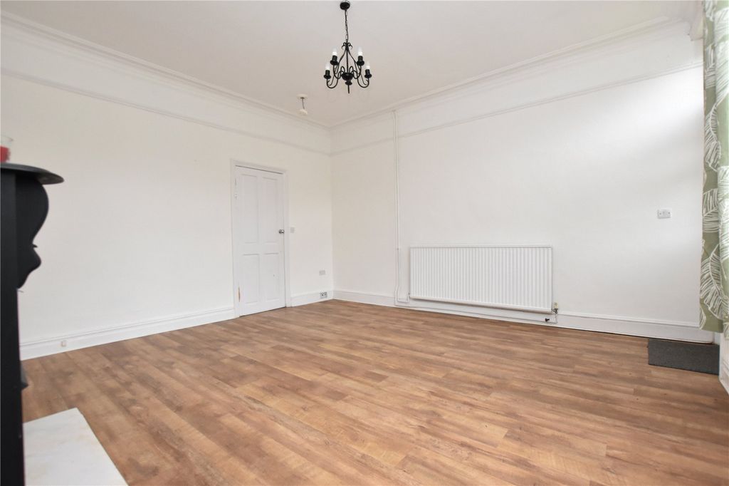 Property photo 3 of 18 Picture No. 05