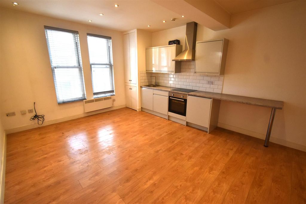 Property photo 1 of 3