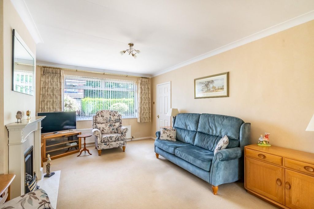 Property photo 3 of 15 5Lw-2.Jpg