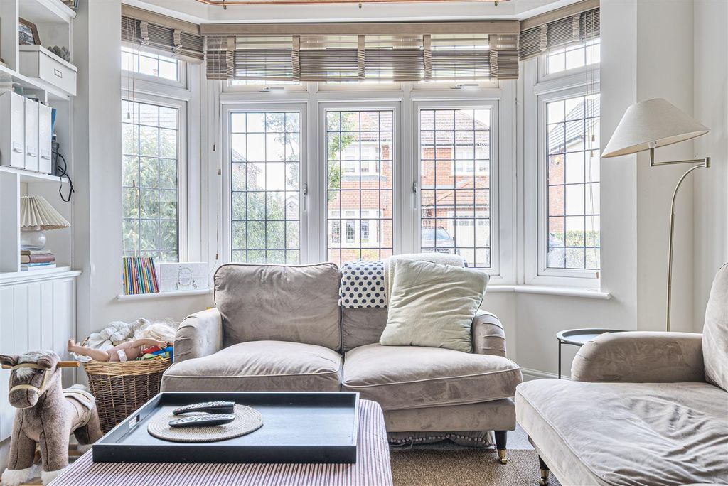 Property photo 3 of 20 Bay Window