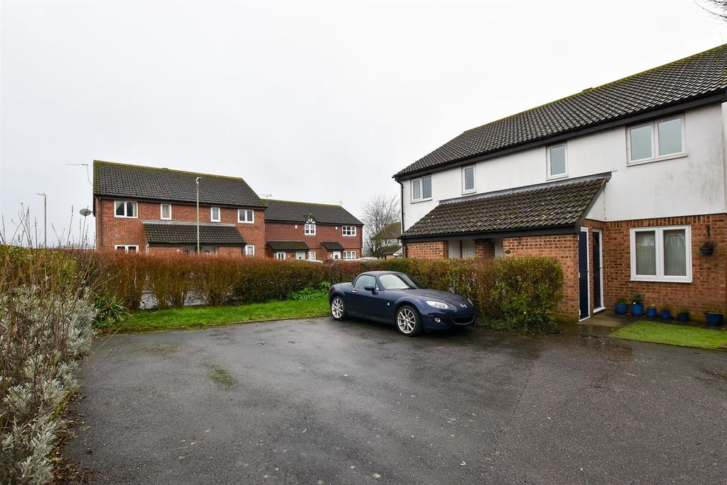 Property photo 2 of 9 Parking.Jpg