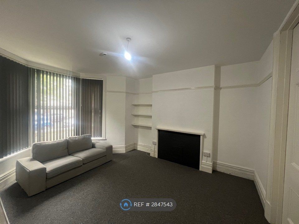 Property photo 2 of 8