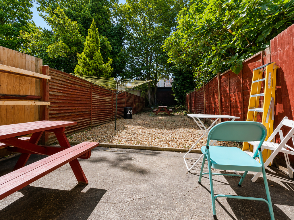 Property photo 3 of 11 9