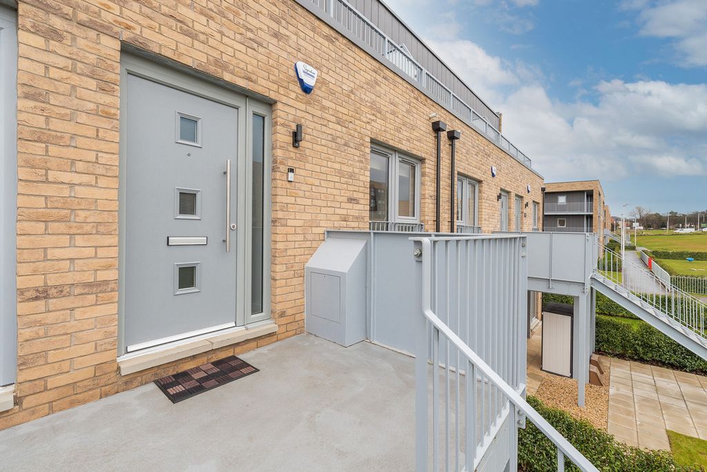 Property photo 1 of 35