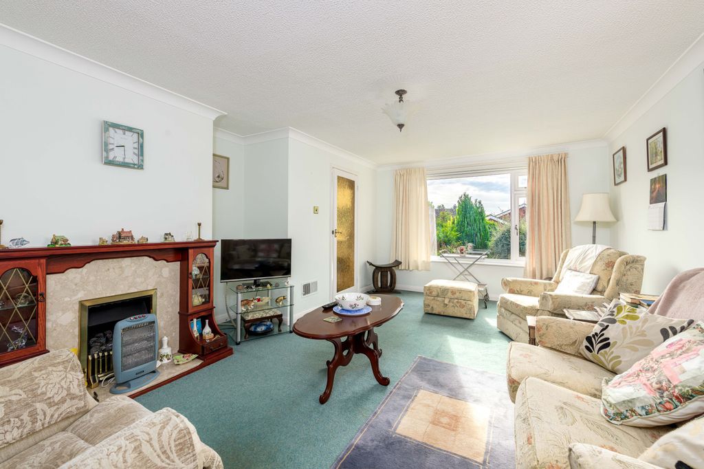 Property photo 2 of 17