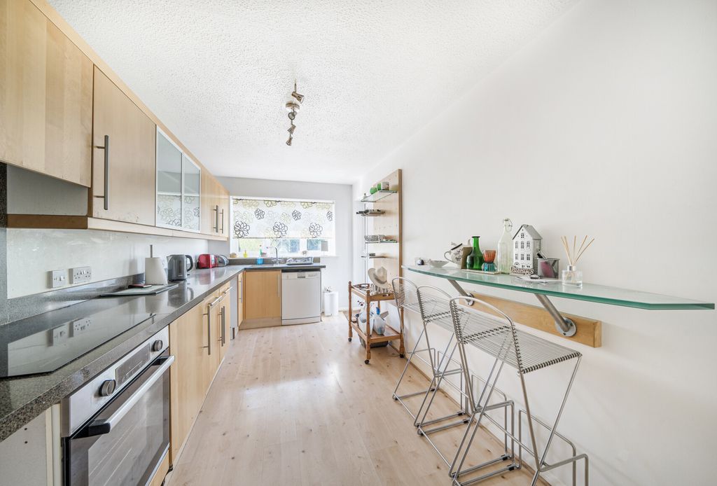 Property photo 3 of 17 1309298-9-68504A6...