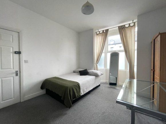 Property photo 2 of 13 7926873.Jpg