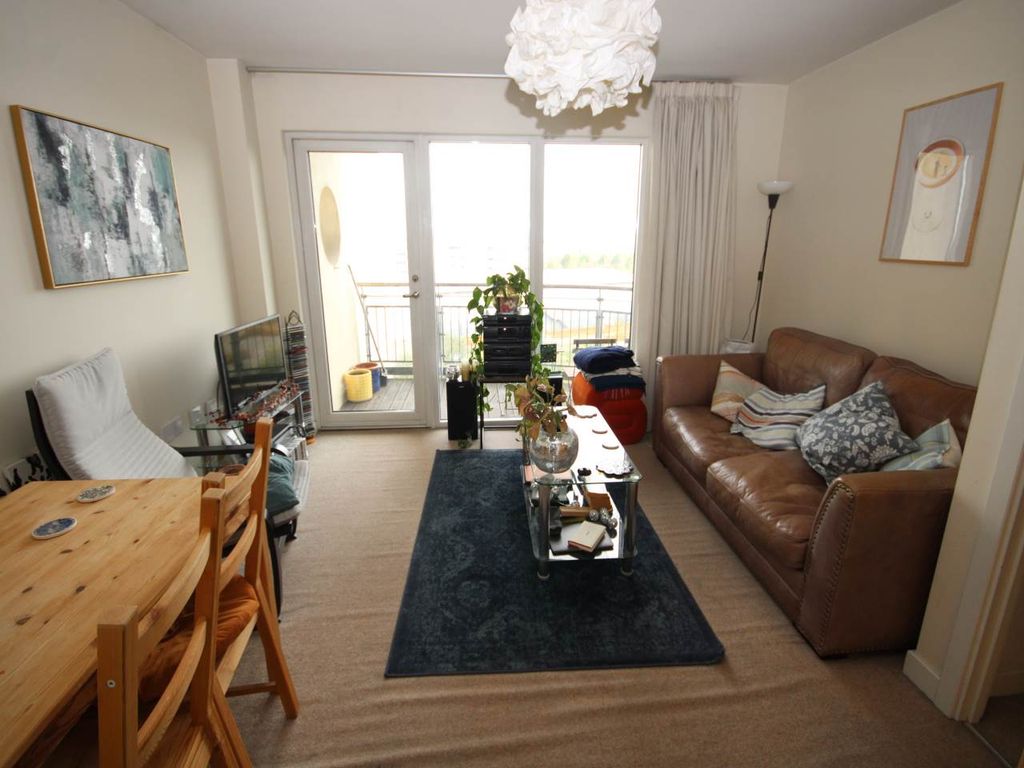 Property photo 3 of 6 Living Room