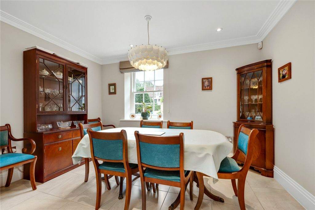 Property photo 3 of 14 Dining Area