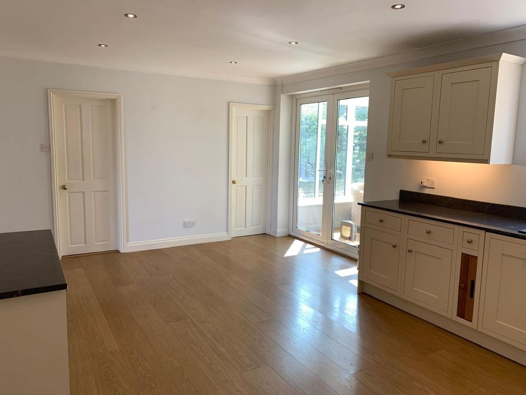 Property photo 3 of 14 Lanterns Kitchen 2.Jpg