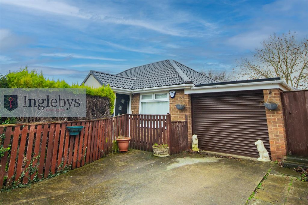 Property photo 2 of 25