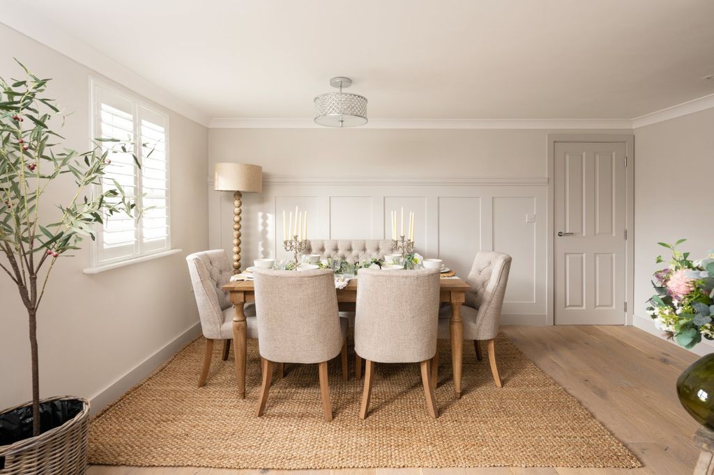 Property photo 3 of 11 Dining Area