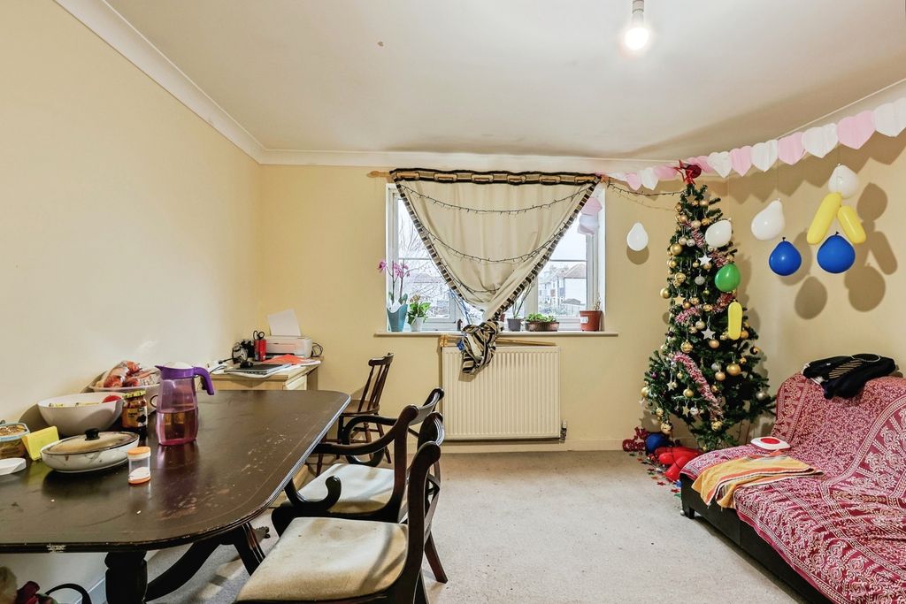 Property photo 3 of 15 Lounge/Diner