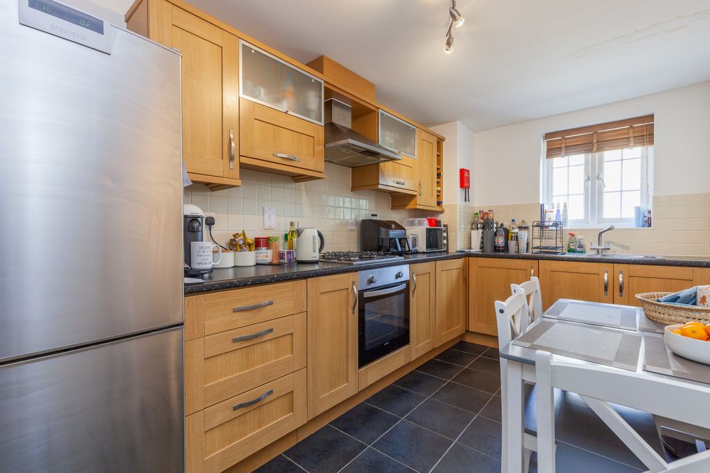 Property photo 2 of 9 Kitchen