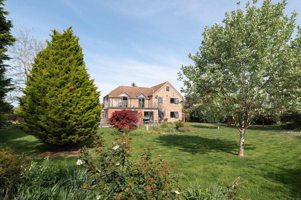 Property photo 3 of 42