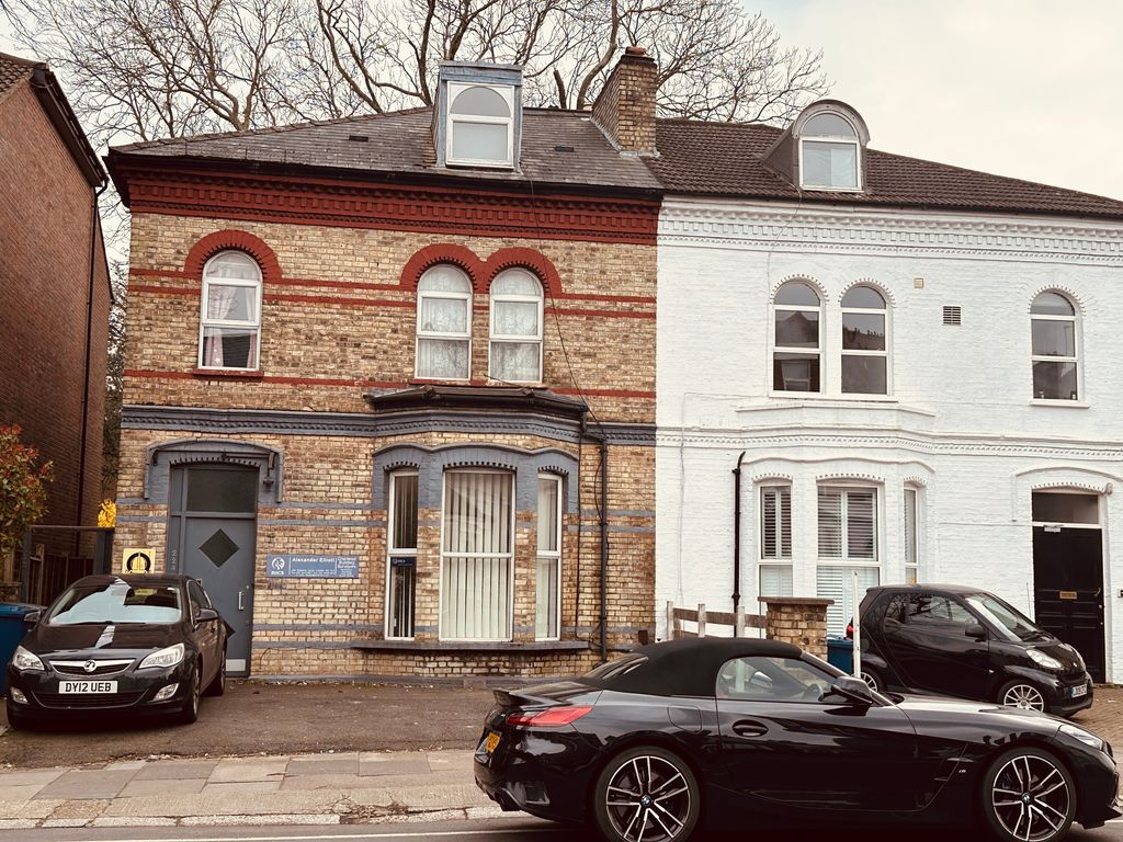 Property photo 3 of 10