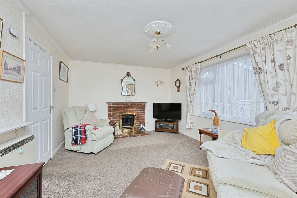 Property photo 2 of 18