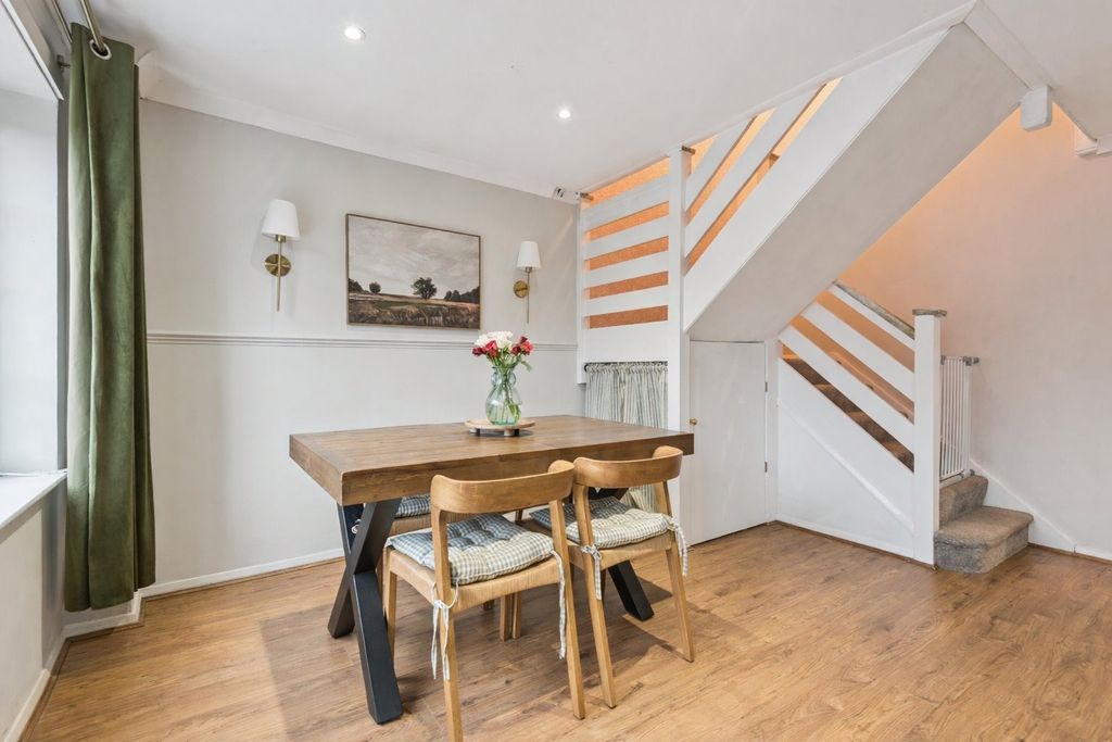 Property photo 3 of 23 4955232