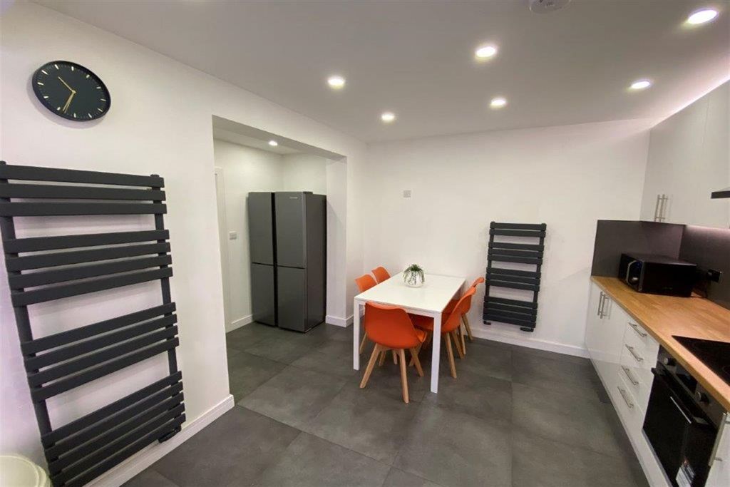 Property photo 3 of 18 (Main)