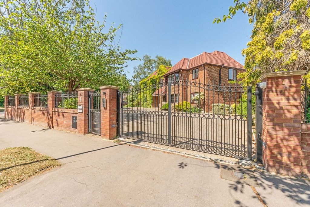 Additional image 24 of 7 bed detached house for saleRanmore Avenue, Shirley, Croydon CR0