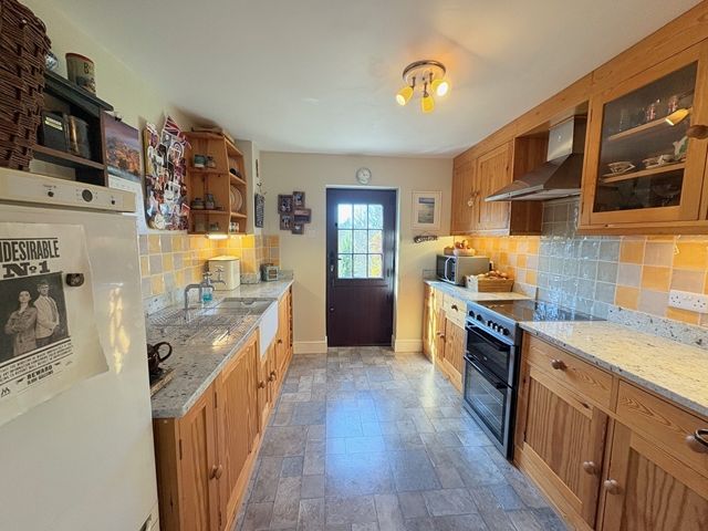 Property photo 2 of 20